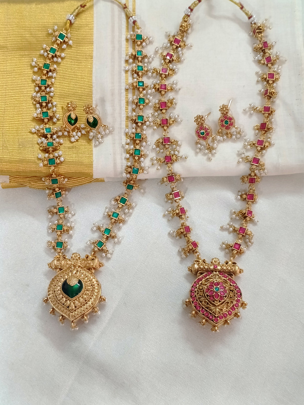 Non Idol Reversible Long Necklace Set