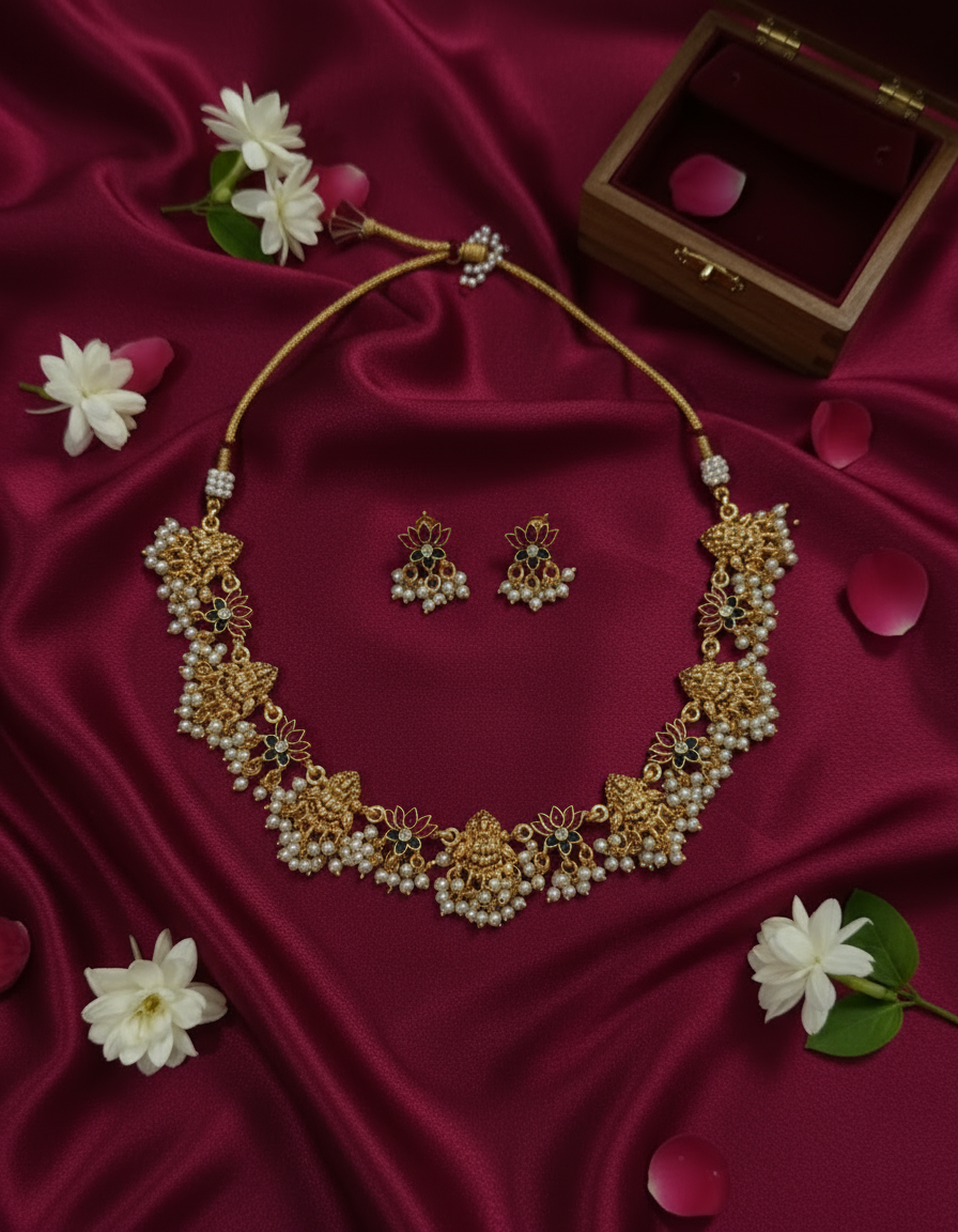 Lakshmi Thamara Necklace Set