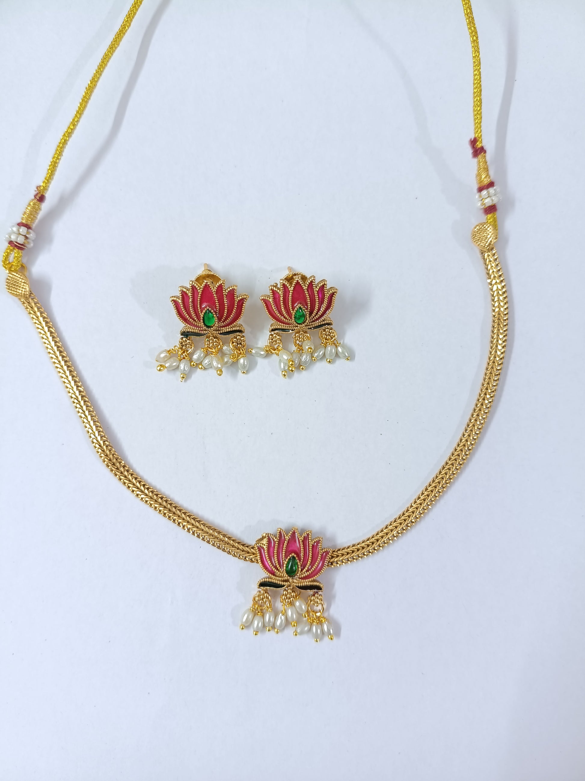 Lotus Choker V1