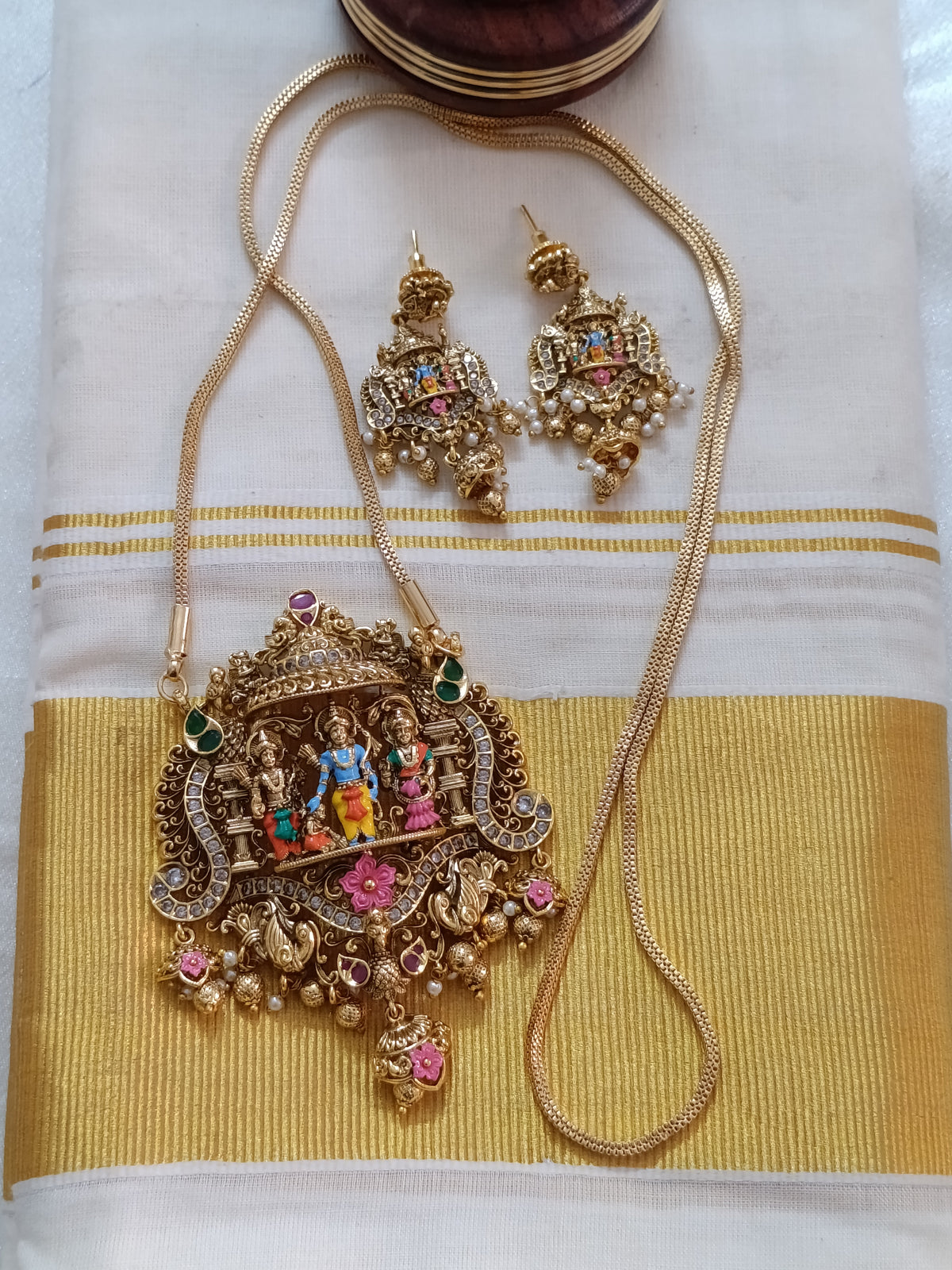 Ramparivar Pendant Long Necklace Set