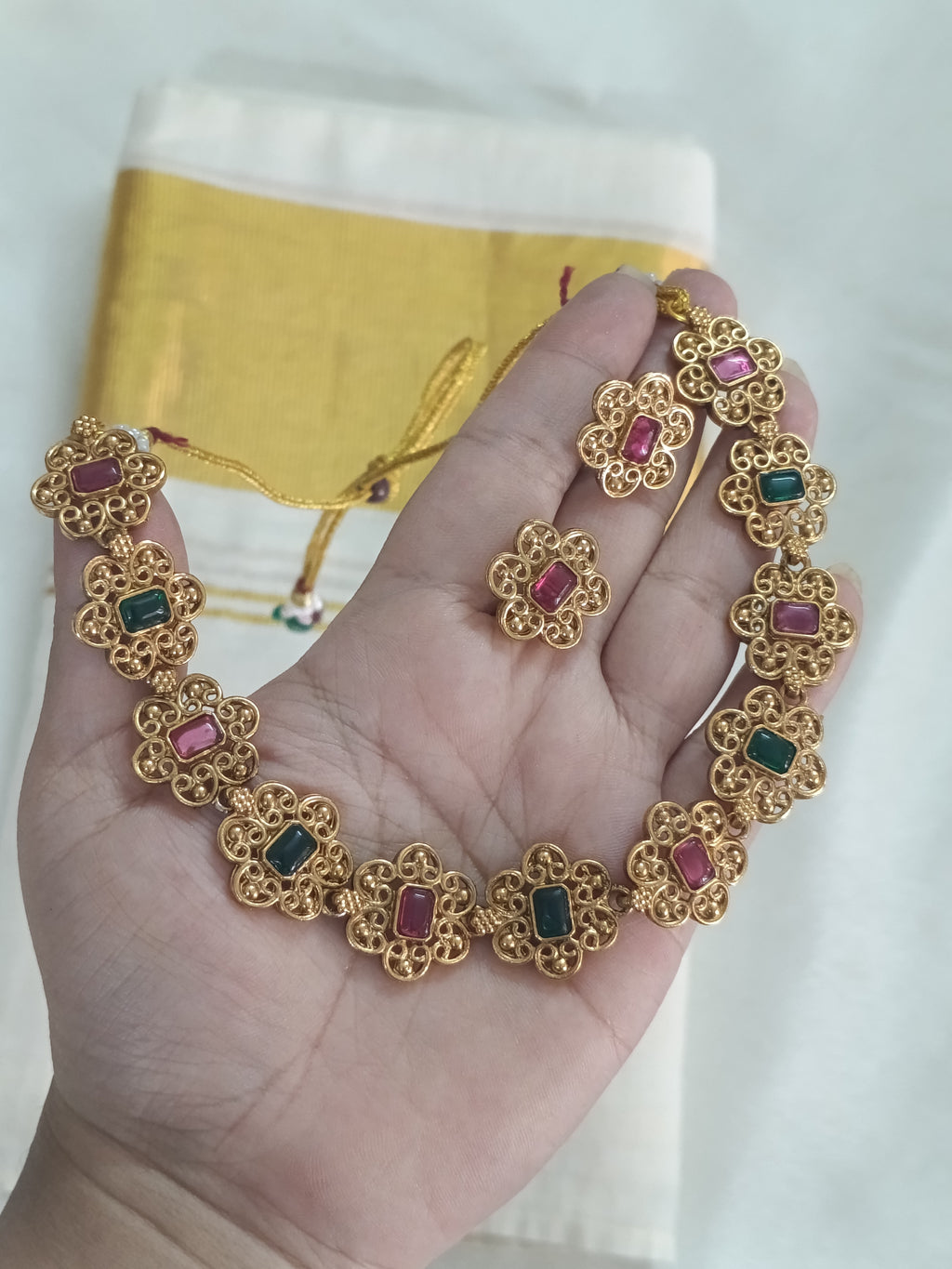 Non Idol Necklace Set V225