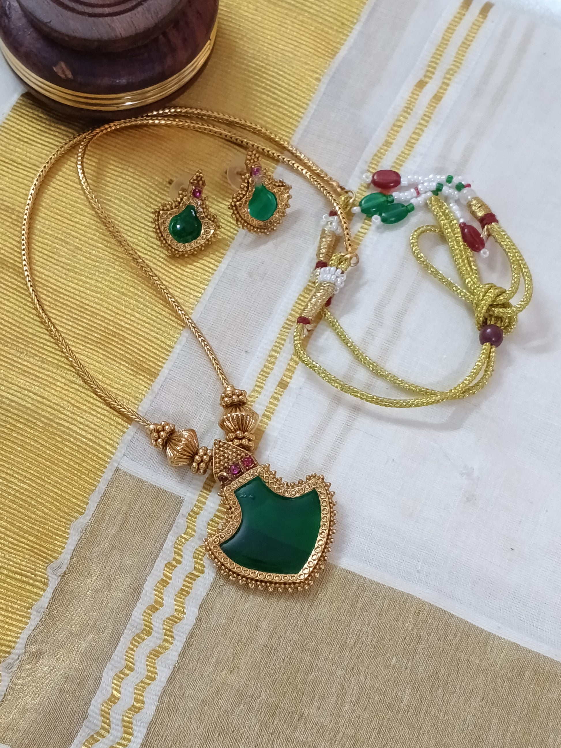 Matte Finish Palakka Pendant Mid Long Necklace Set