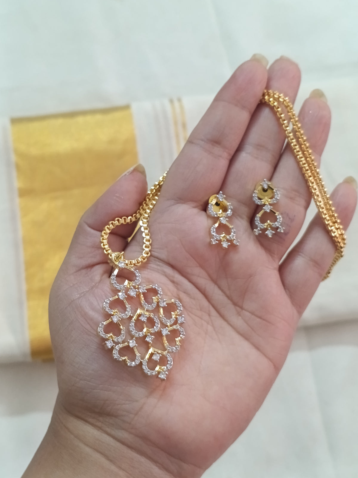 Diamond Replica Pendant Chain Set
