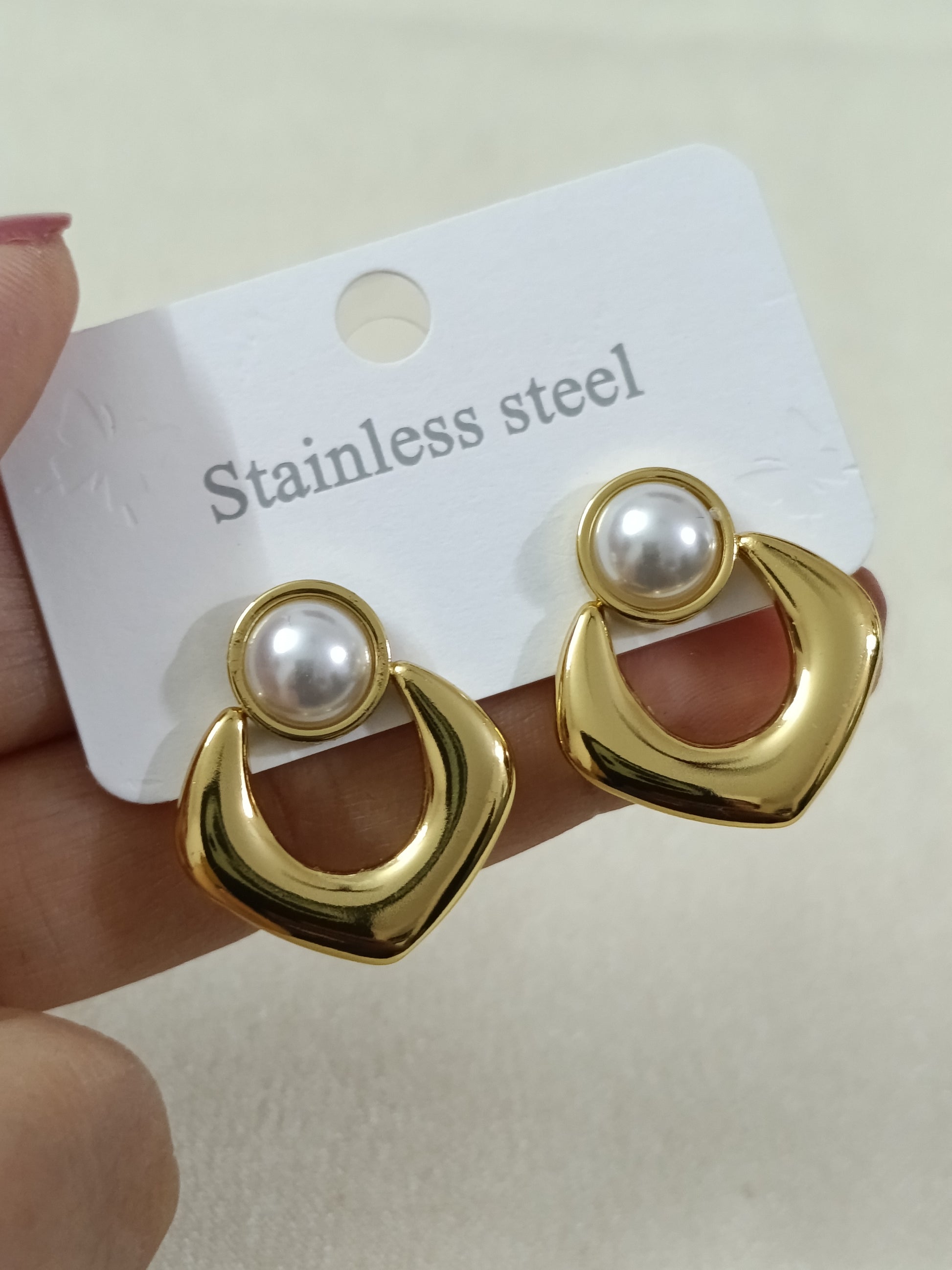 Gold Polish Pearl Deco Earring