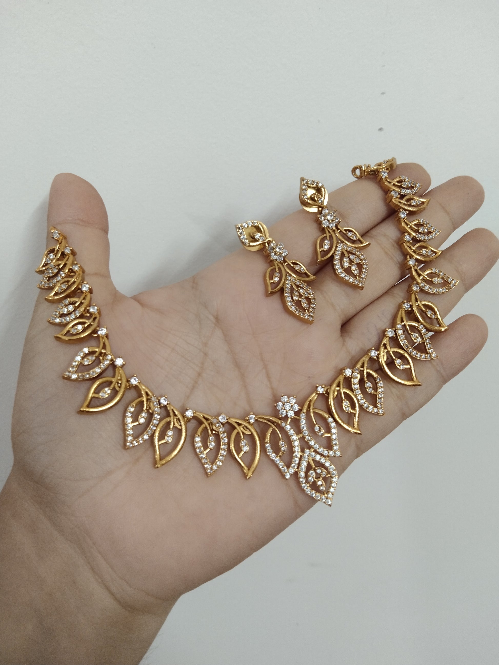AD Leaf Necklace Set