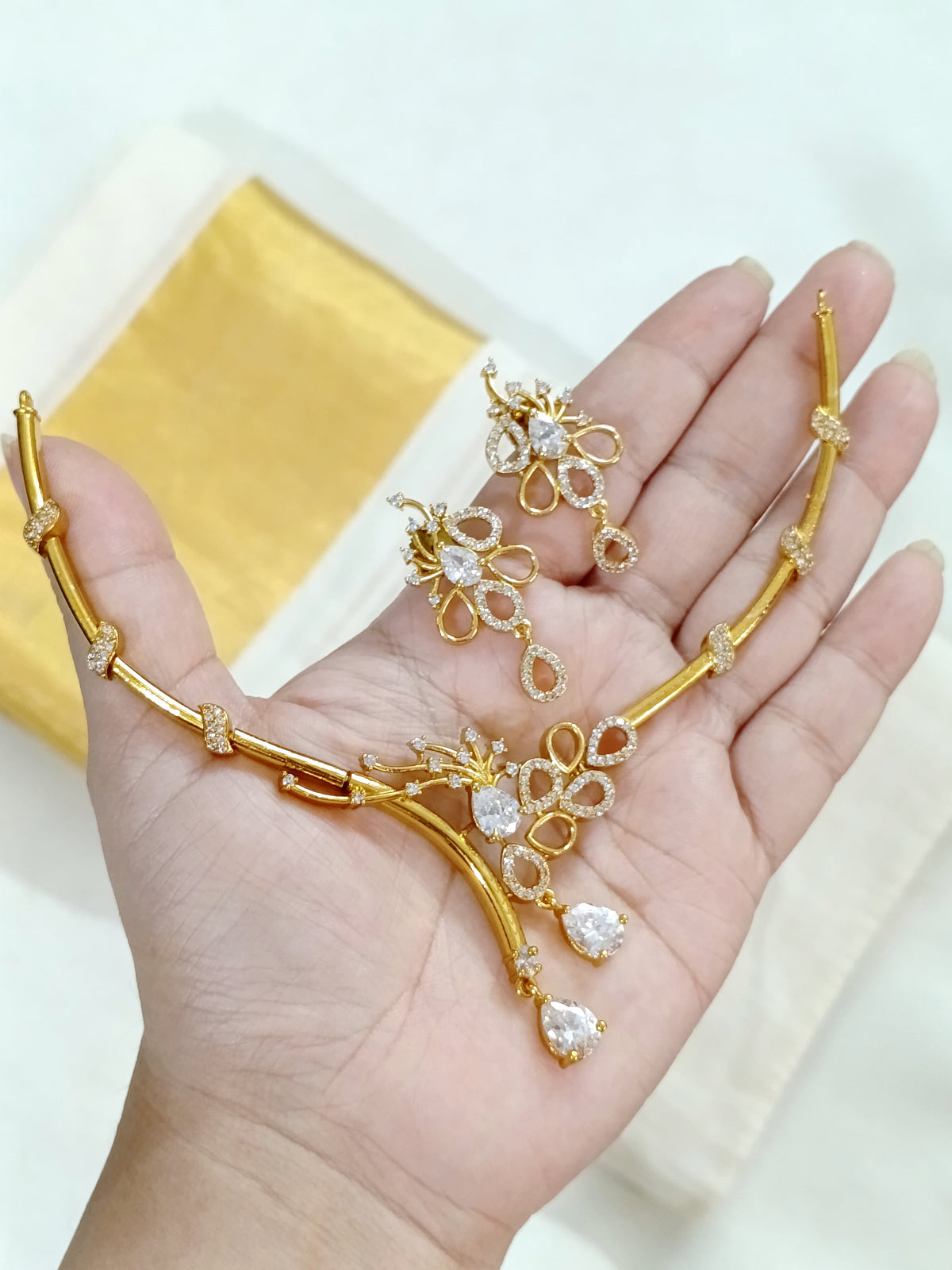 AD Hasli Necklace Set V234