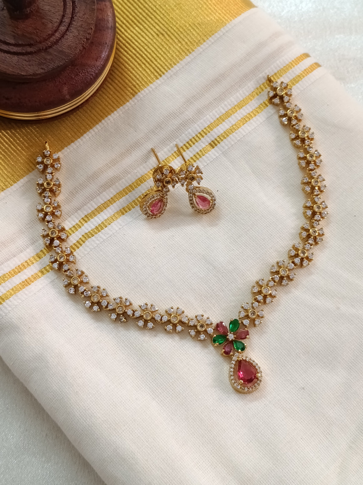 AD Flower Necklace Set