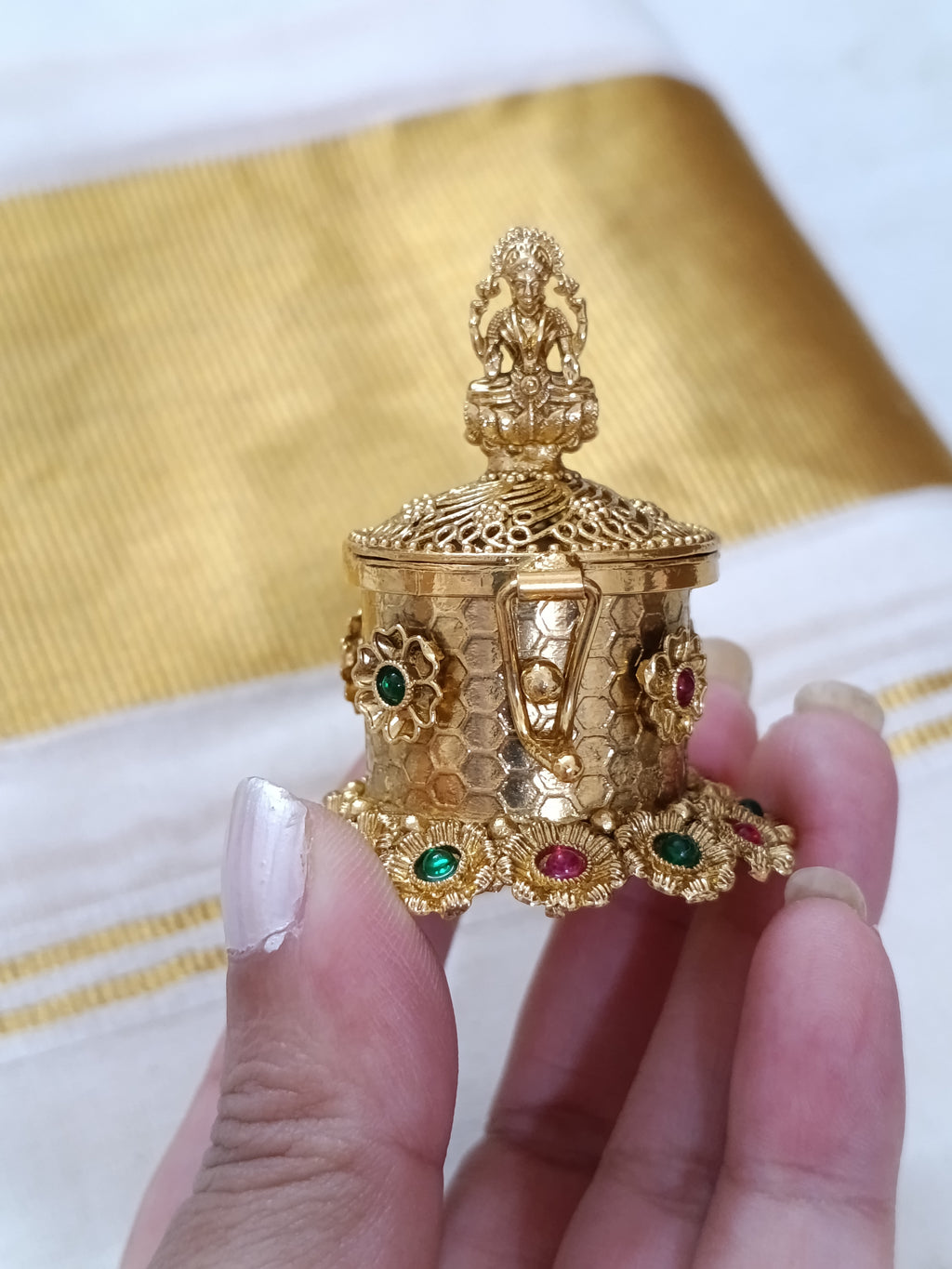 Lakshmi Kumkum Box V8