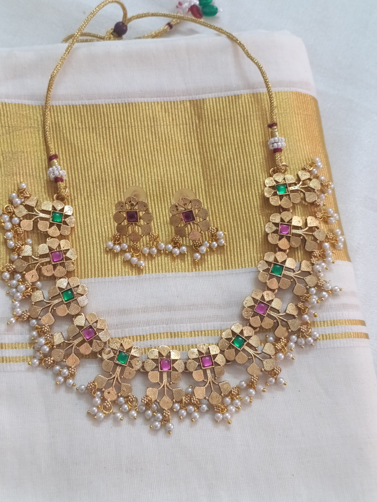 Non idol Cluster Pearl Drop Necklace Set V222