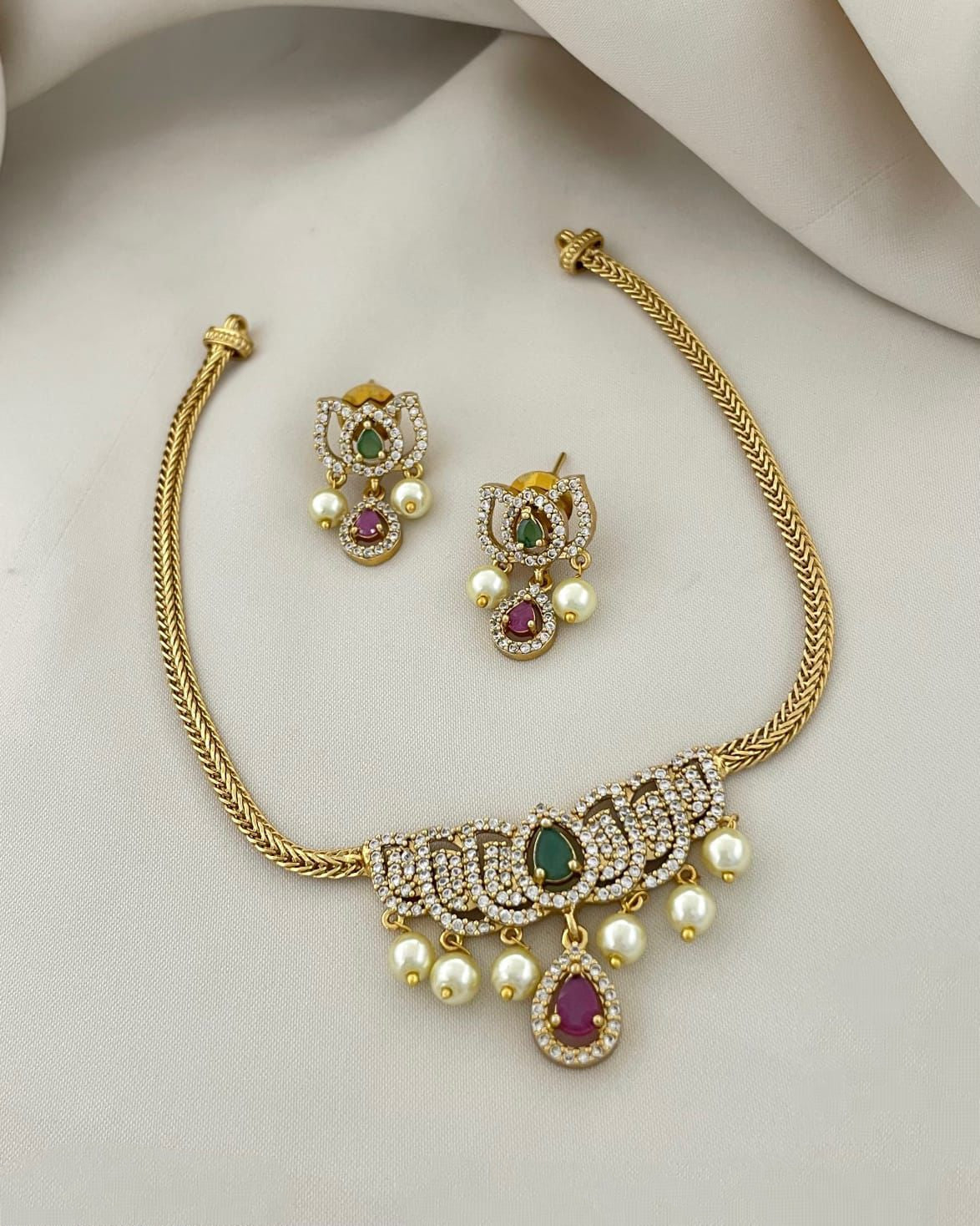 AD Lotus Necklace Set