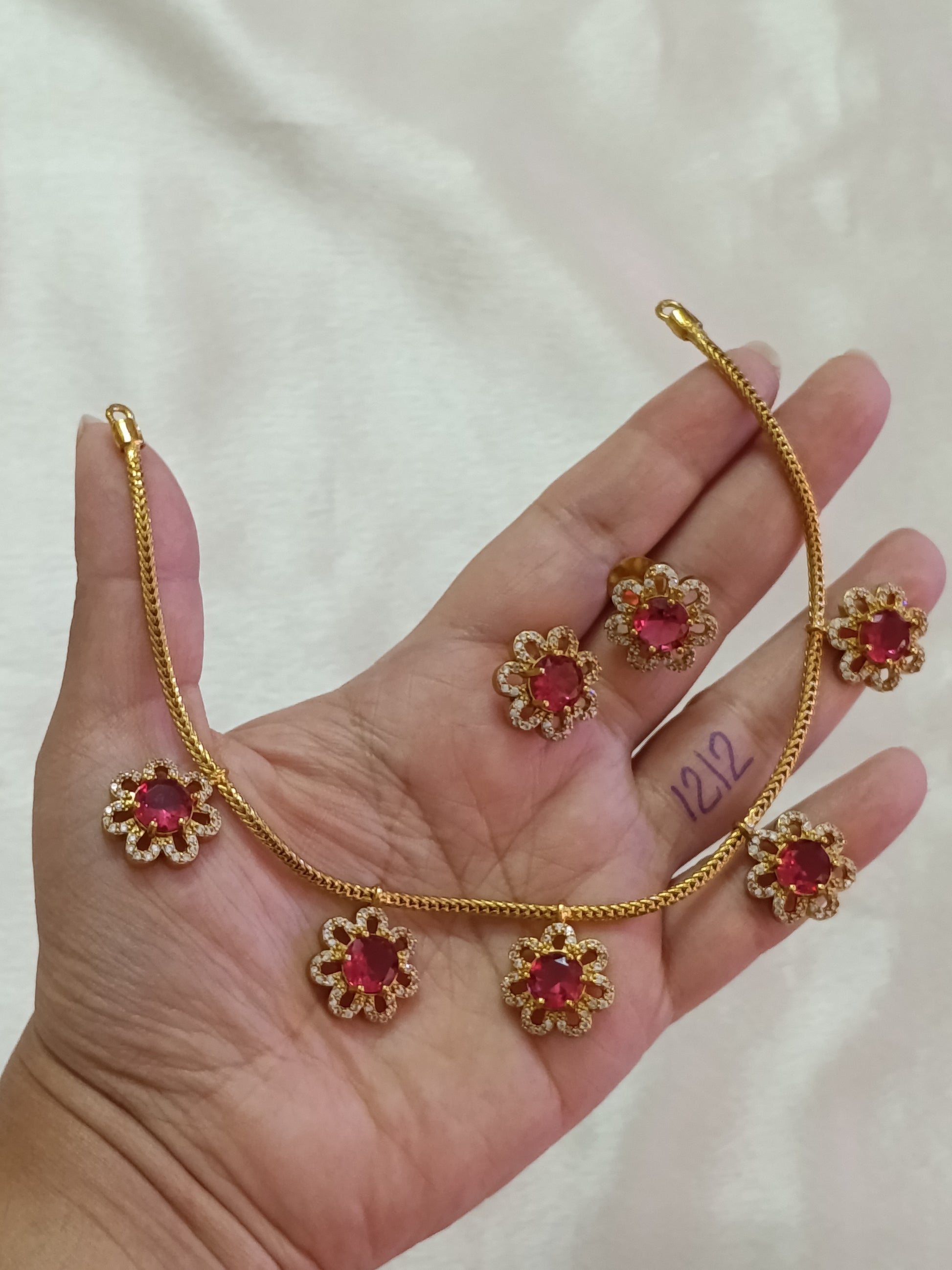 AD 5 Pendant Flower Necklace Set