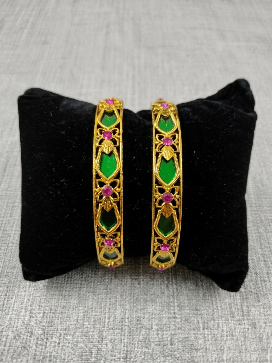 Traditional Palakka Nagapadam Broad Bangles of 2
