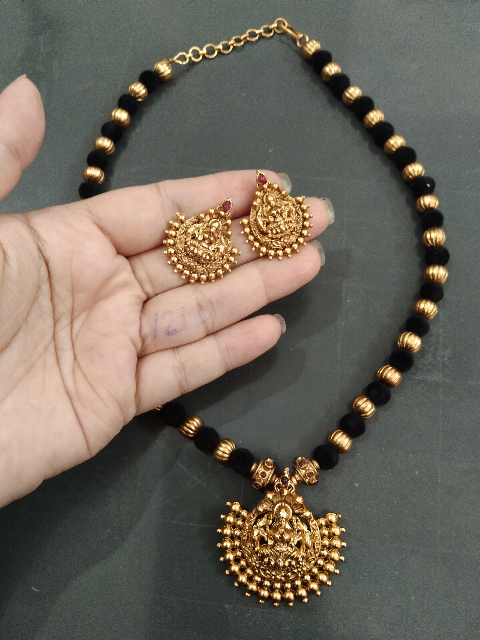 Bead Lakshmi Pendant Necklace Set