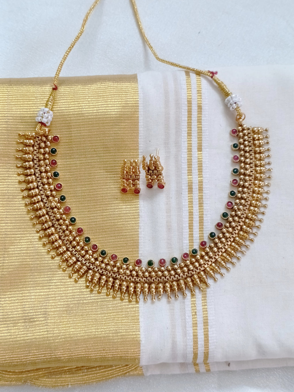 Non Idol Necklace V244