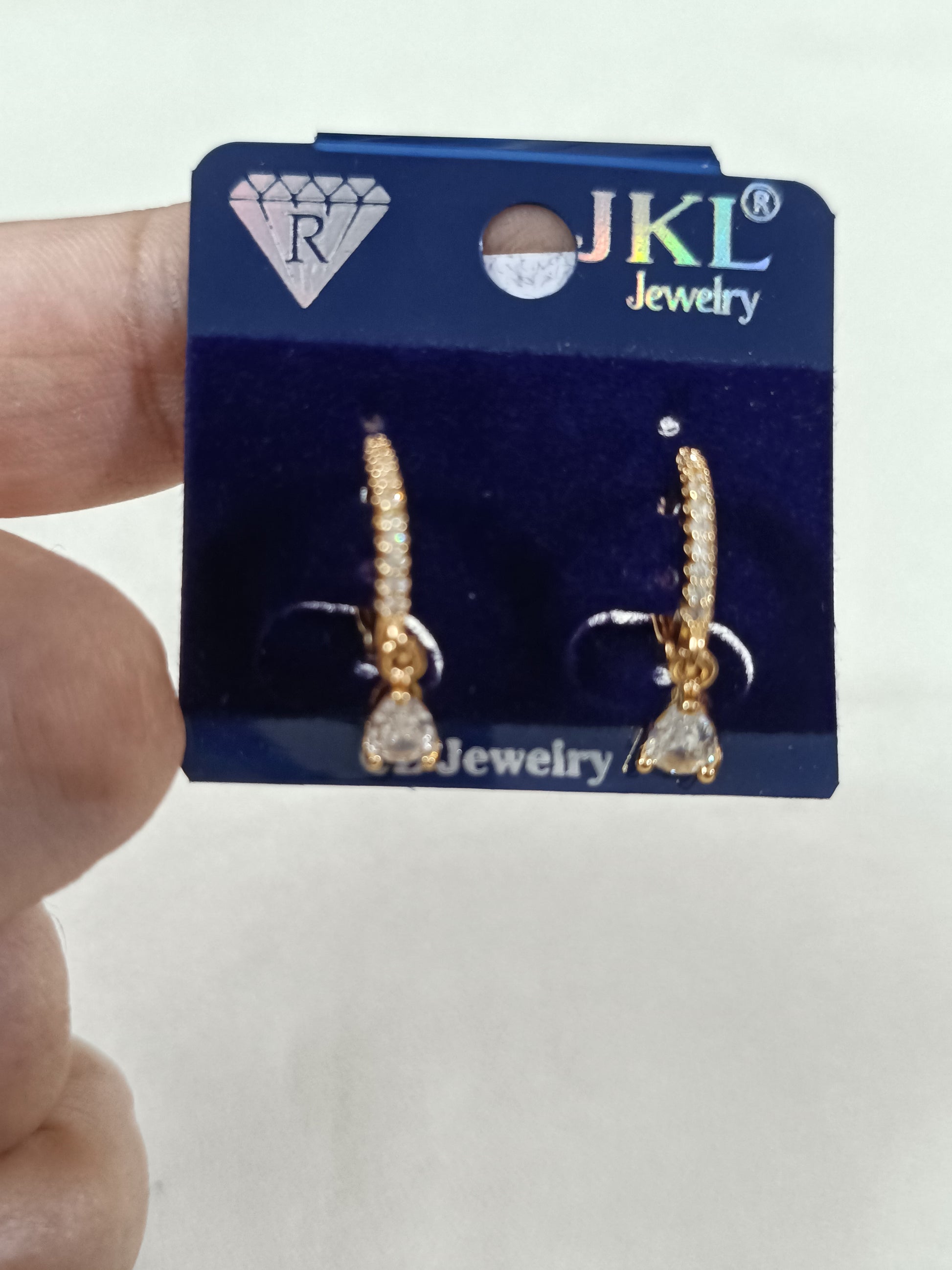 Dangling Tear Drop Earring