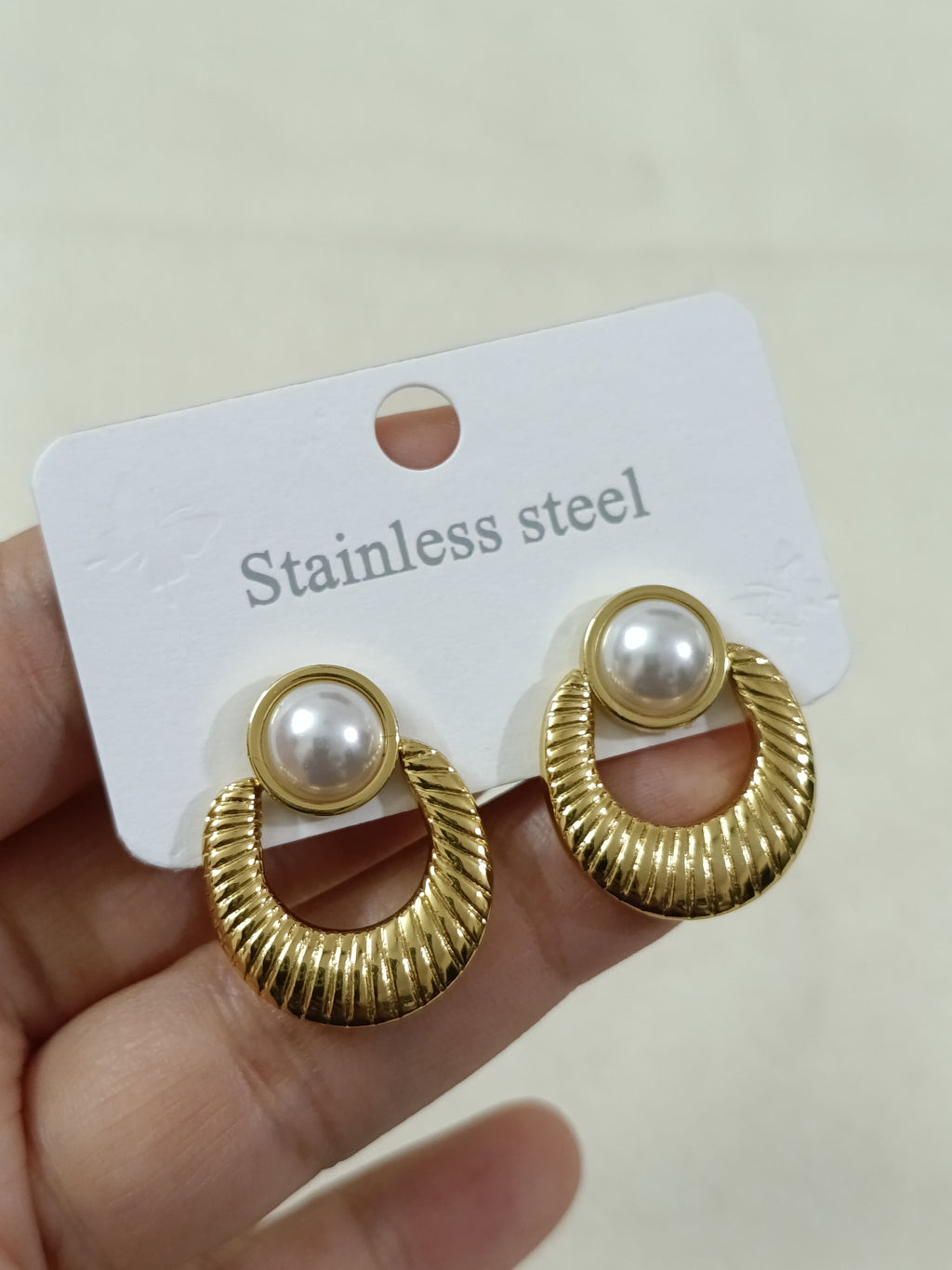 Gold Polish Pearl Deco Earring