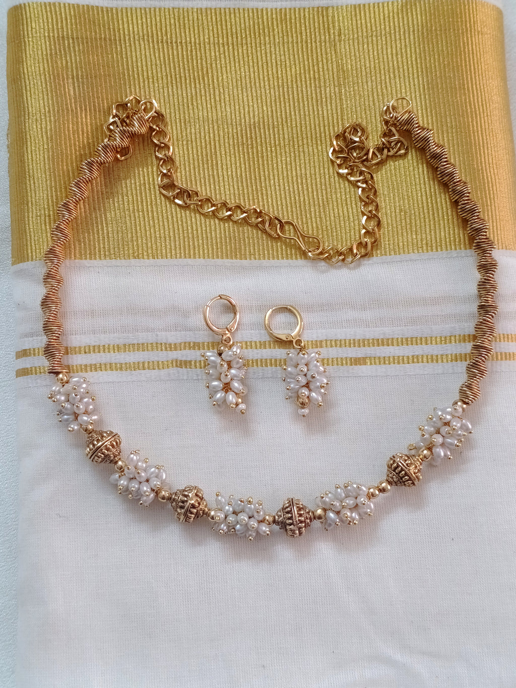 Pearl Hasli Necklace Set