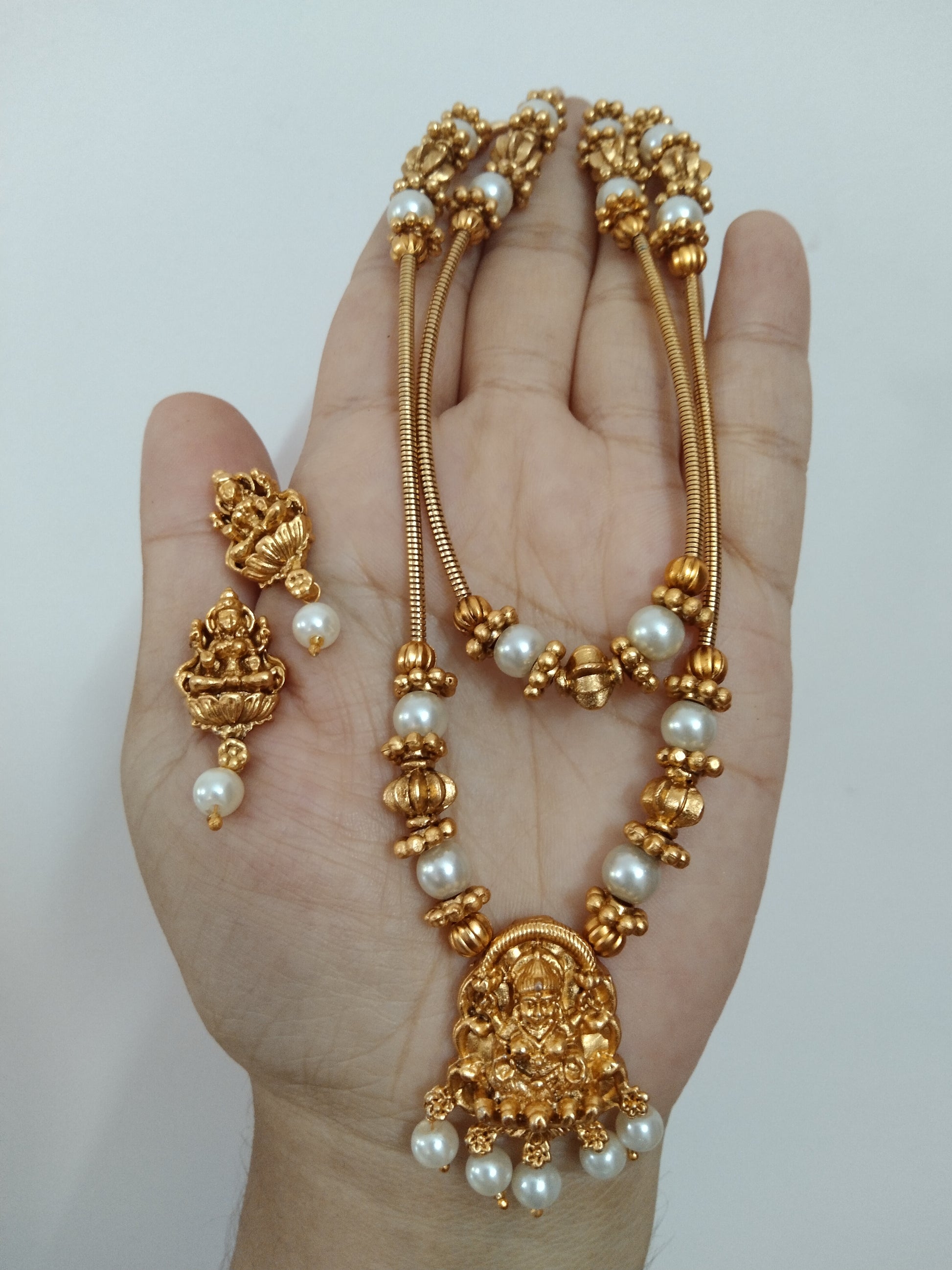 Lakshmi Pearl Necklace set
