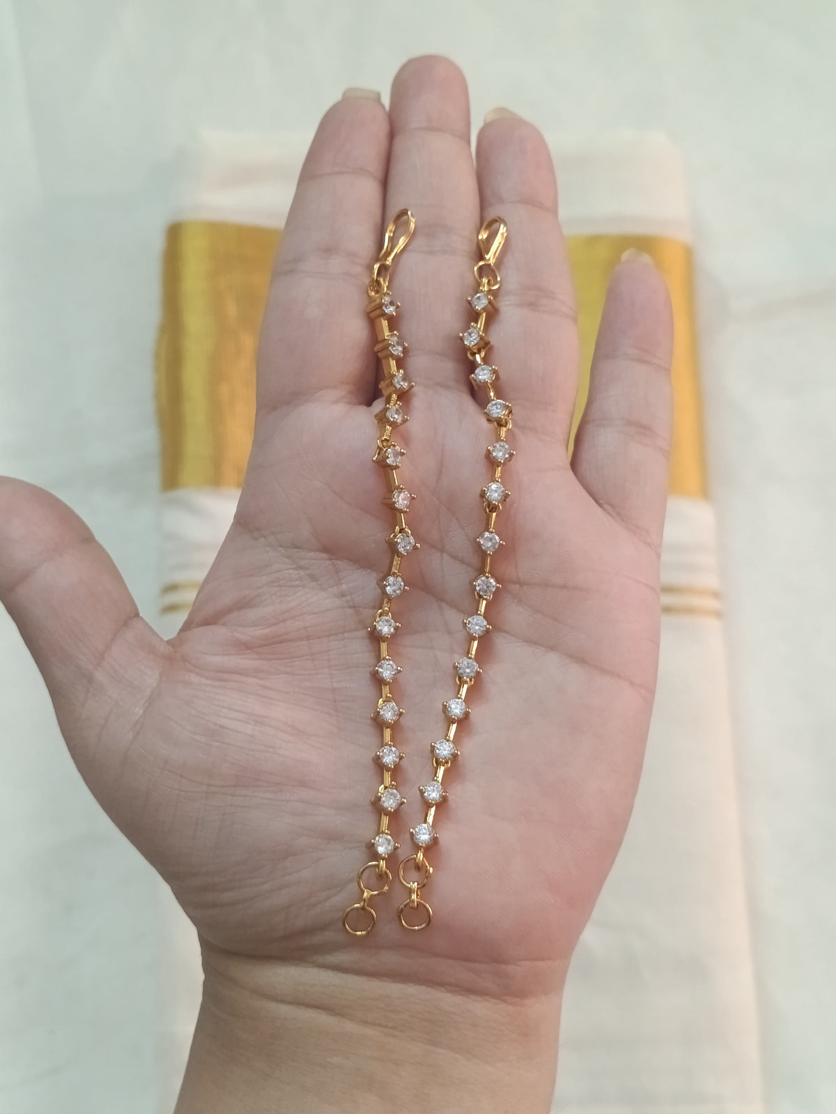 AD Ear chain
