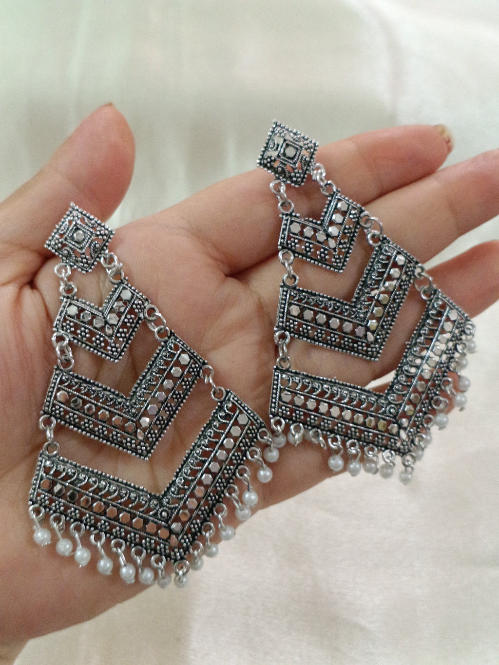 Budget Earring V2