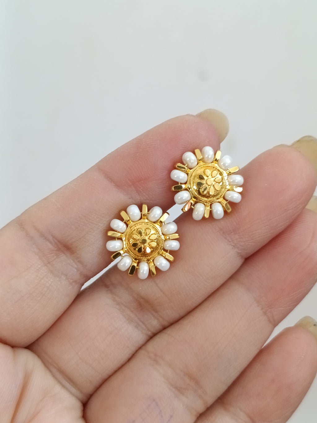 Micro Polish Pearl Stud Earring