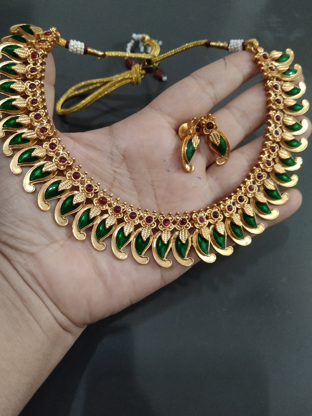 Traditional Palakka Manga Necklace