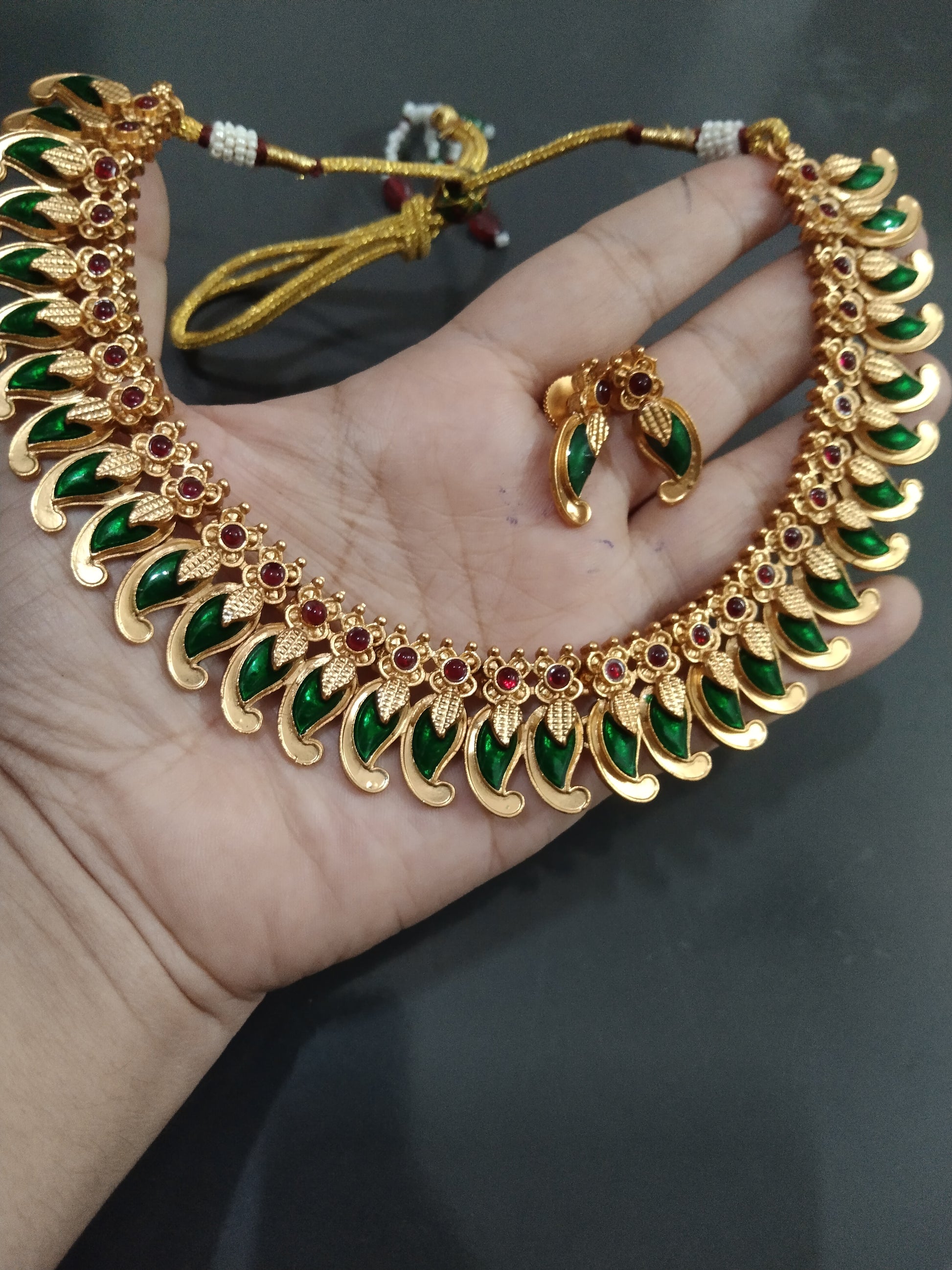 Traditional Palakka Manga Necklace