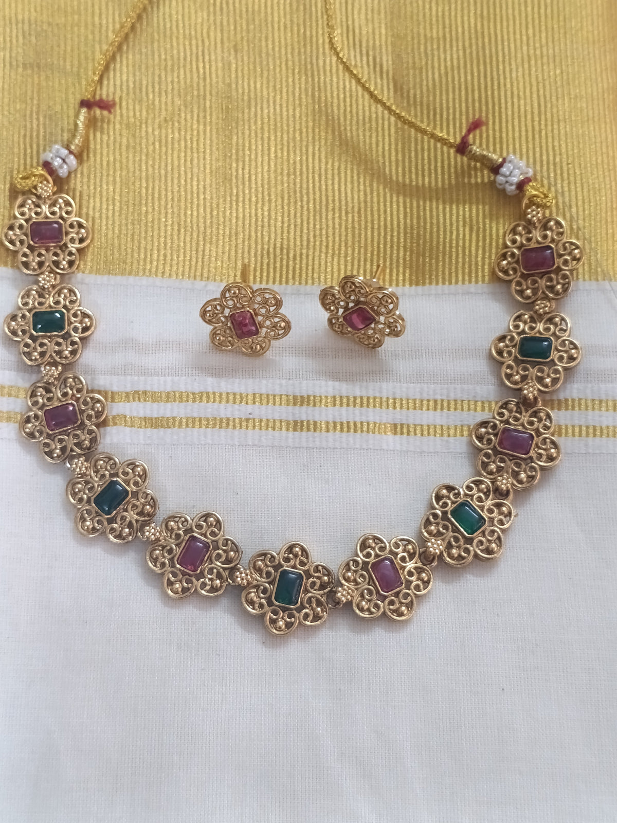 Non Idol Necklace Set V225