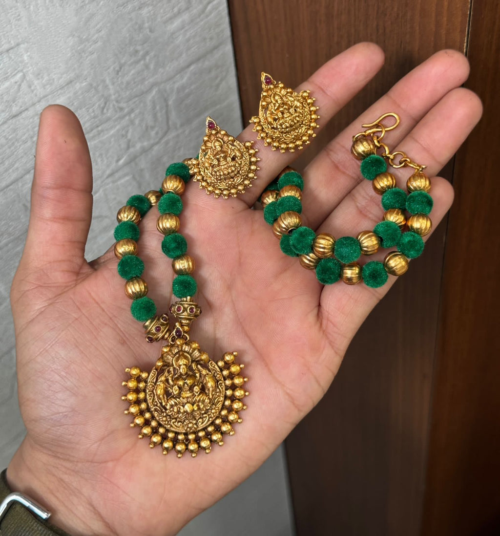 Bead Lakshmi Pendant Necklace Set