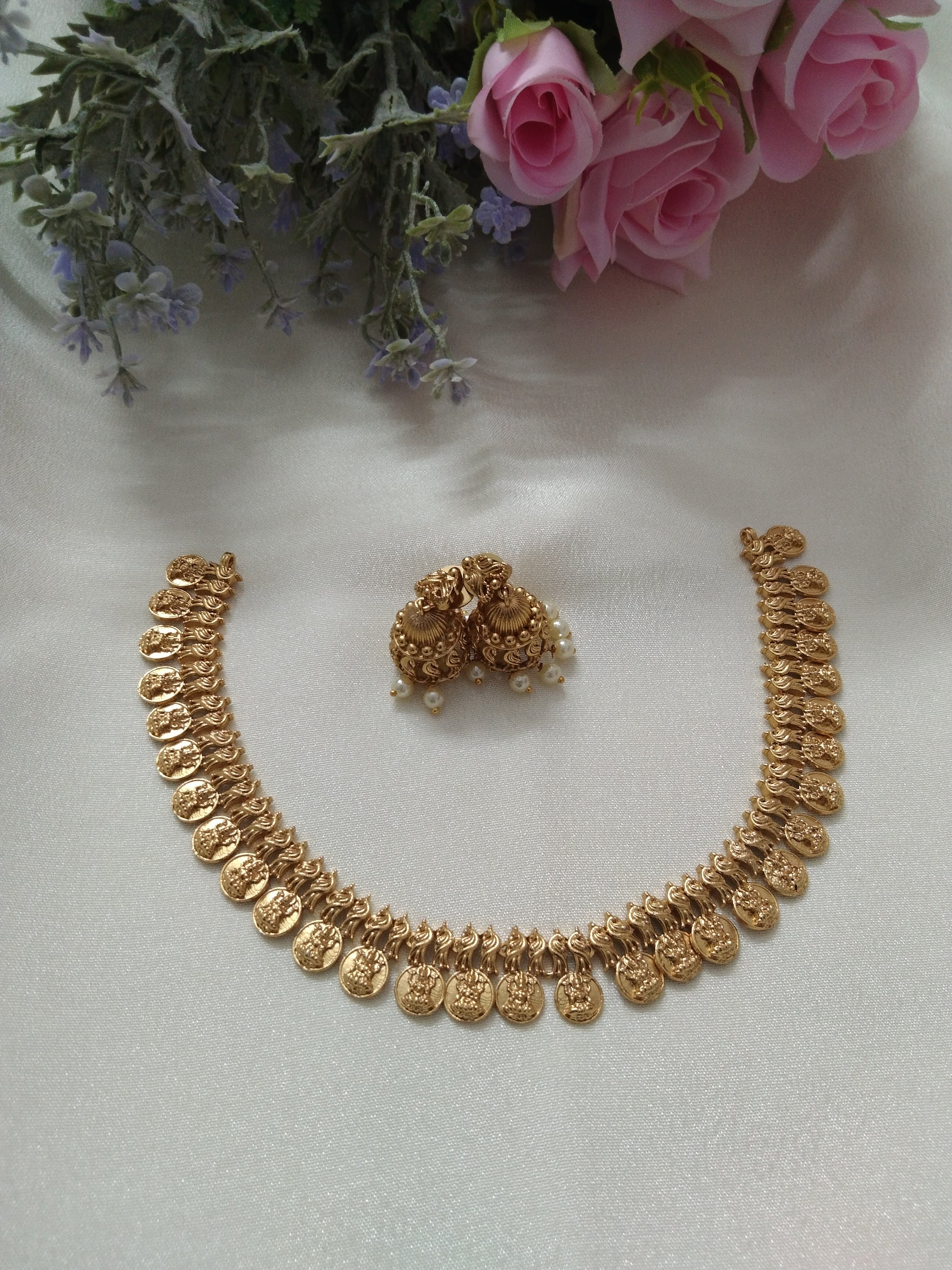 Trending Coin Short Necklace Set