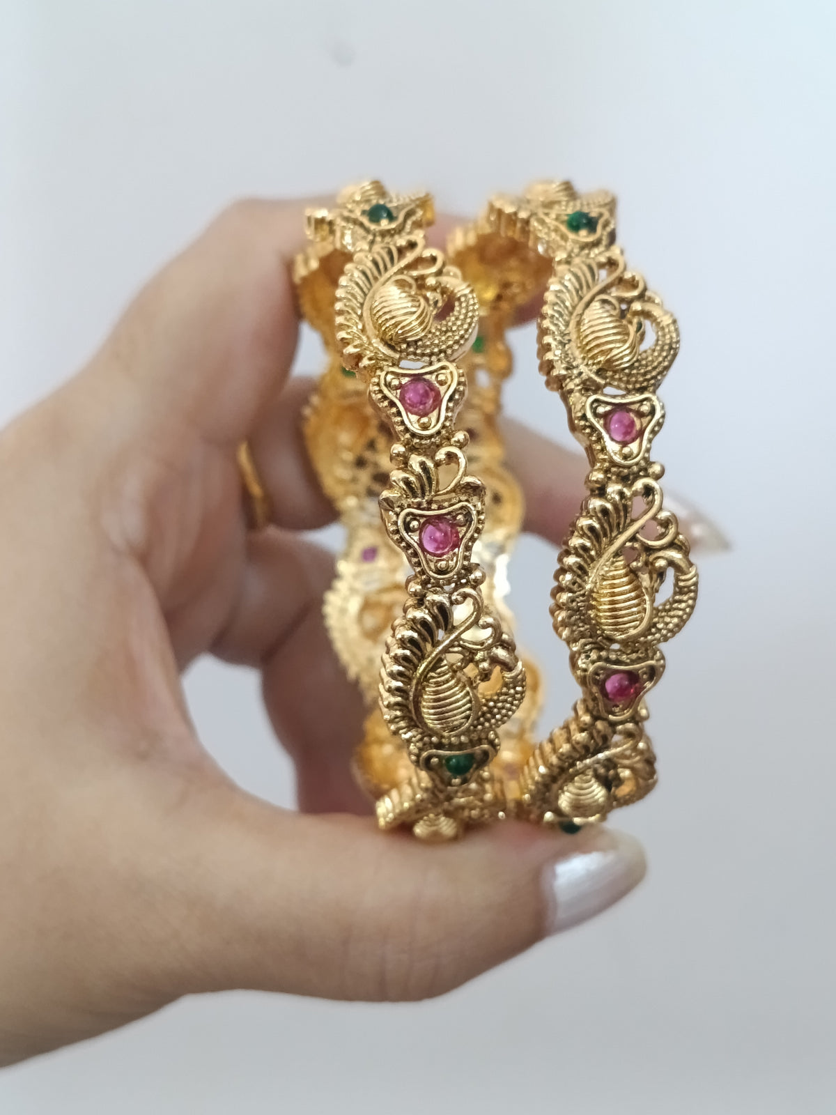 Non Idol Bangles of 2 V6