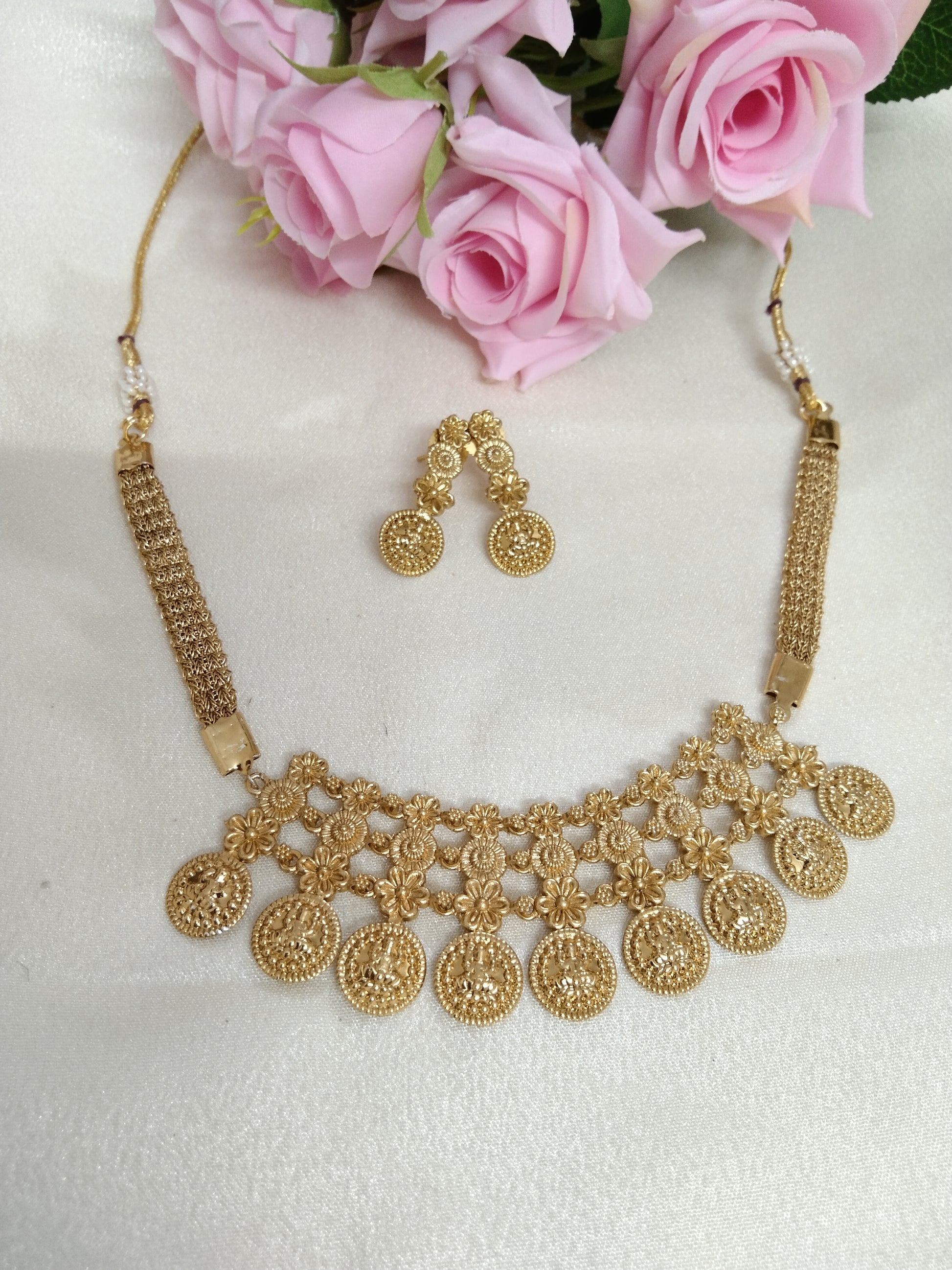 Coin Choker Set
