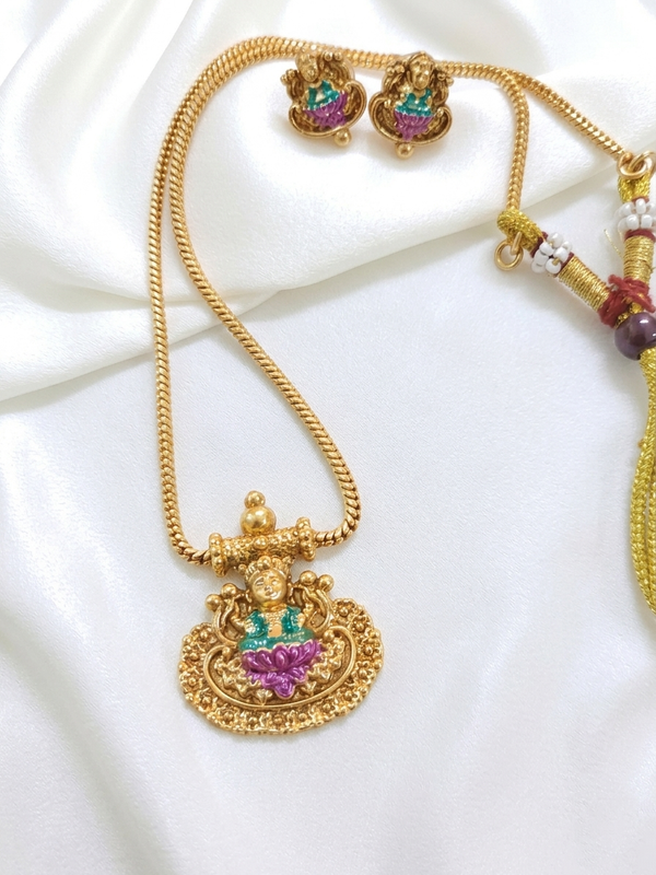 Low Budget Enamel Saraswati Pendant Necklace Set