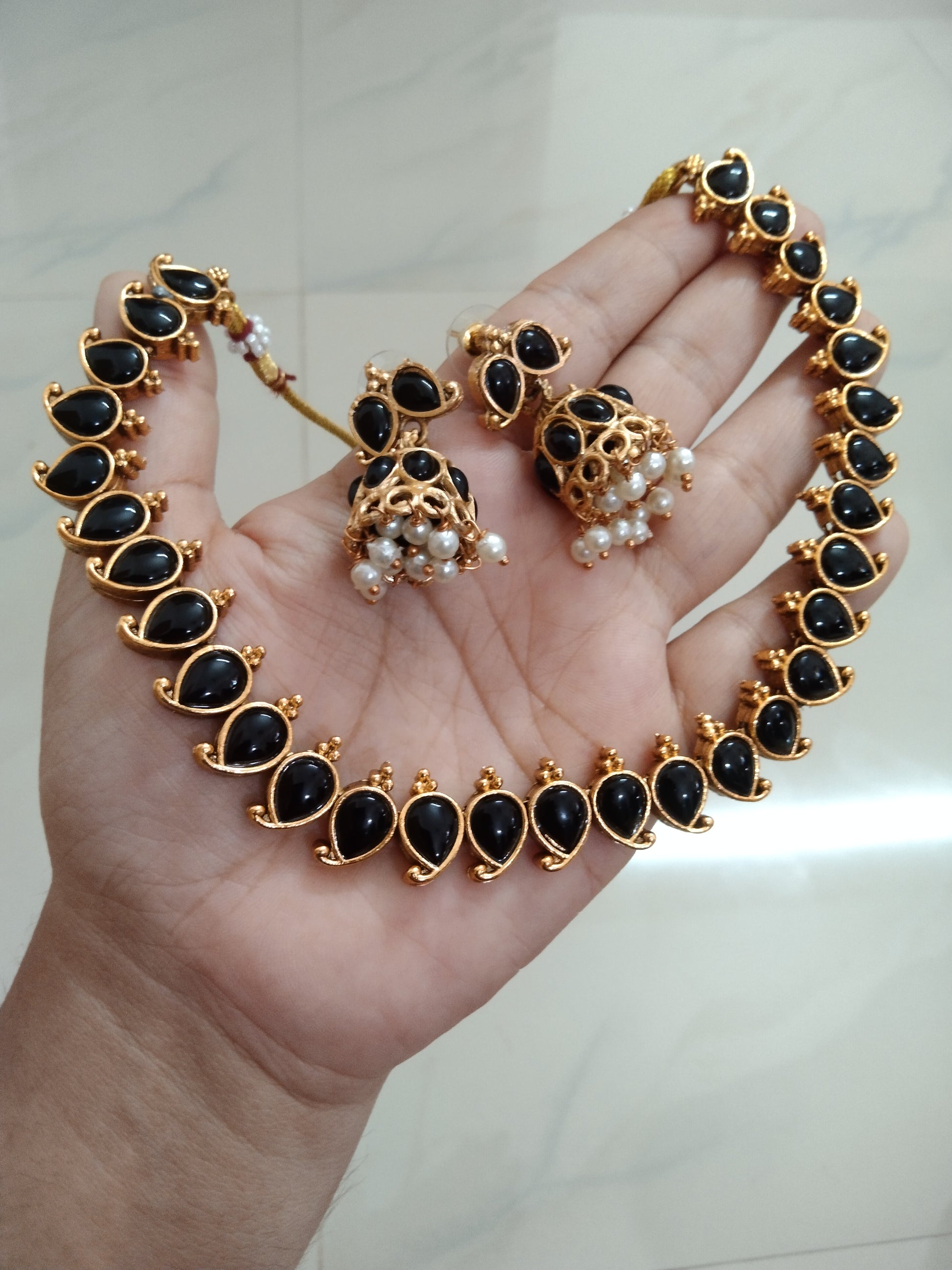 Black Mango Necklace Set