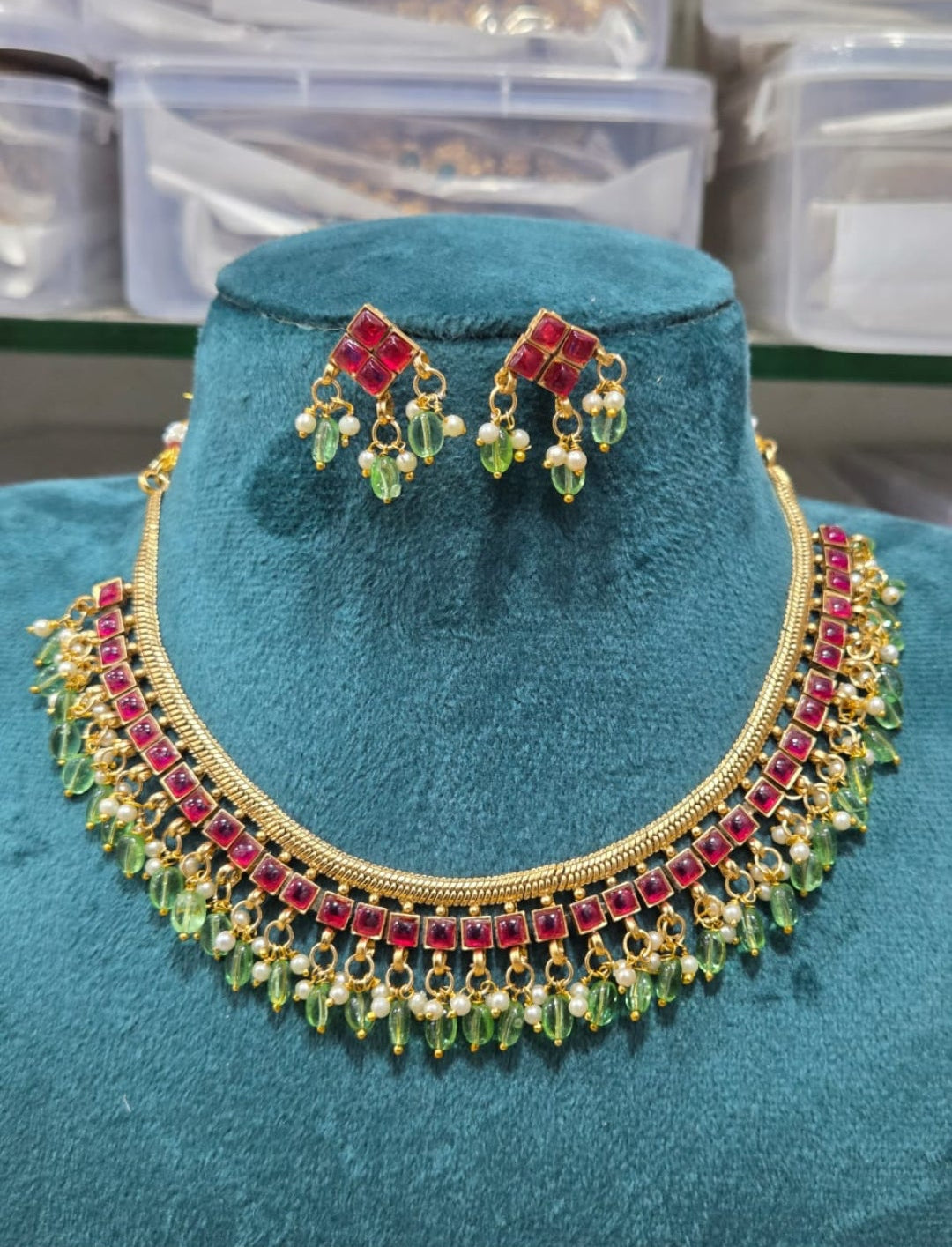 Emerald Pearl Drop Necklace Set