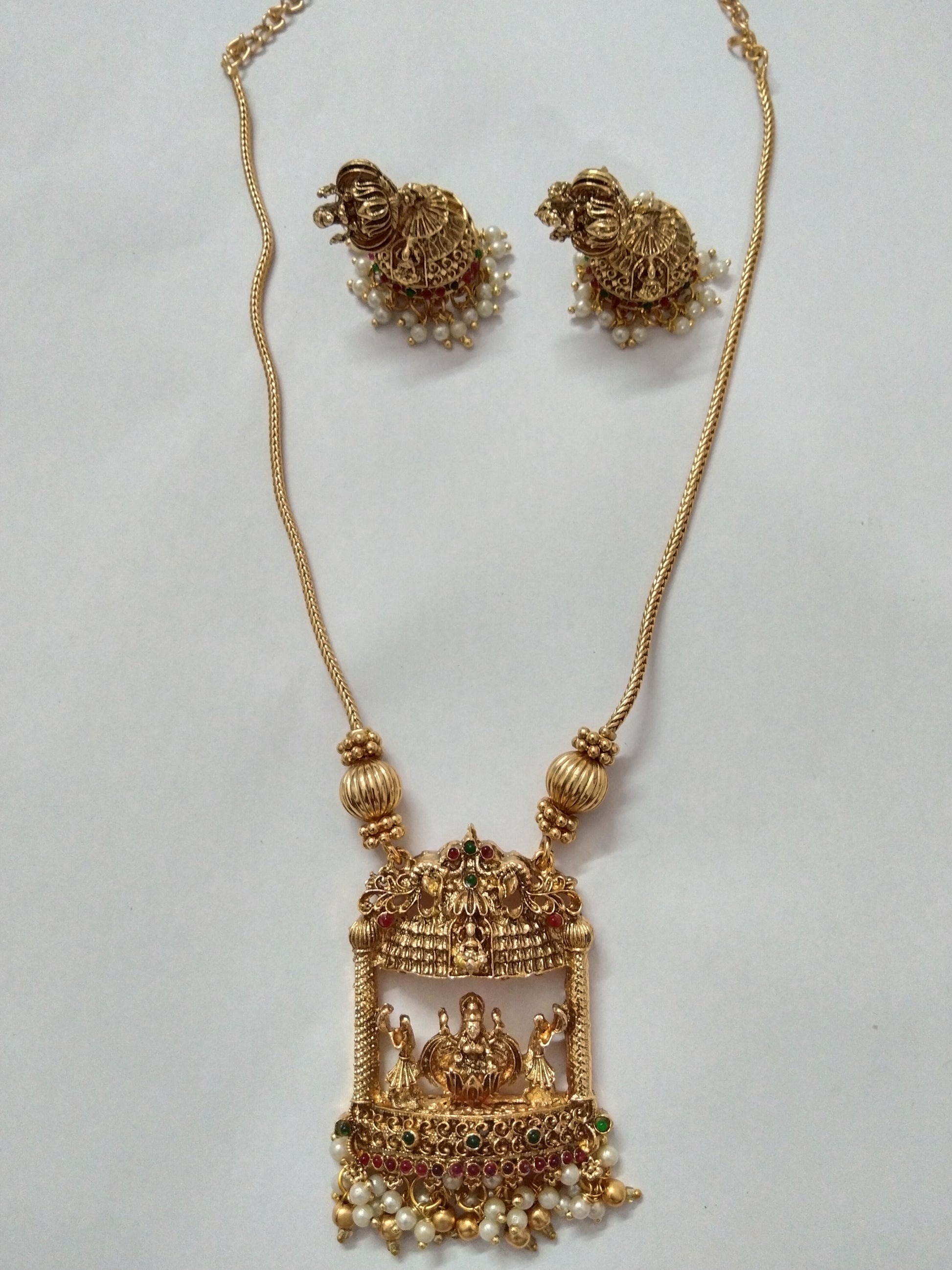 Lakshmi Pendant Necklace Set V9