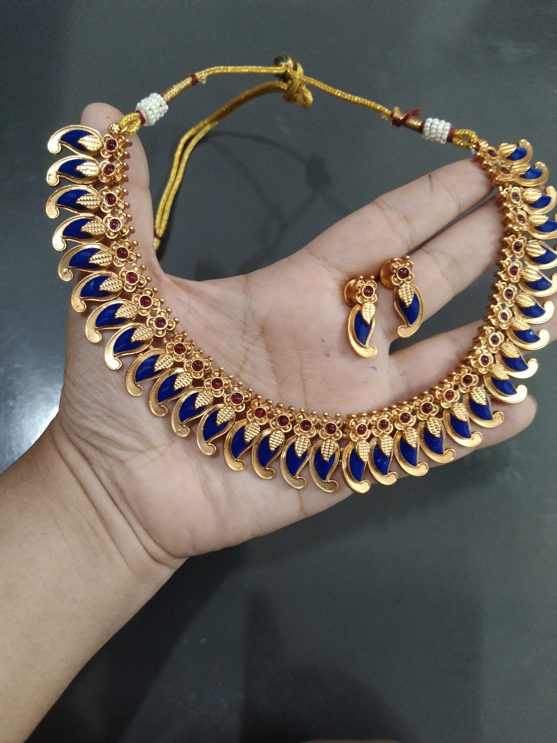 Traditional Palakka Manga Necklace