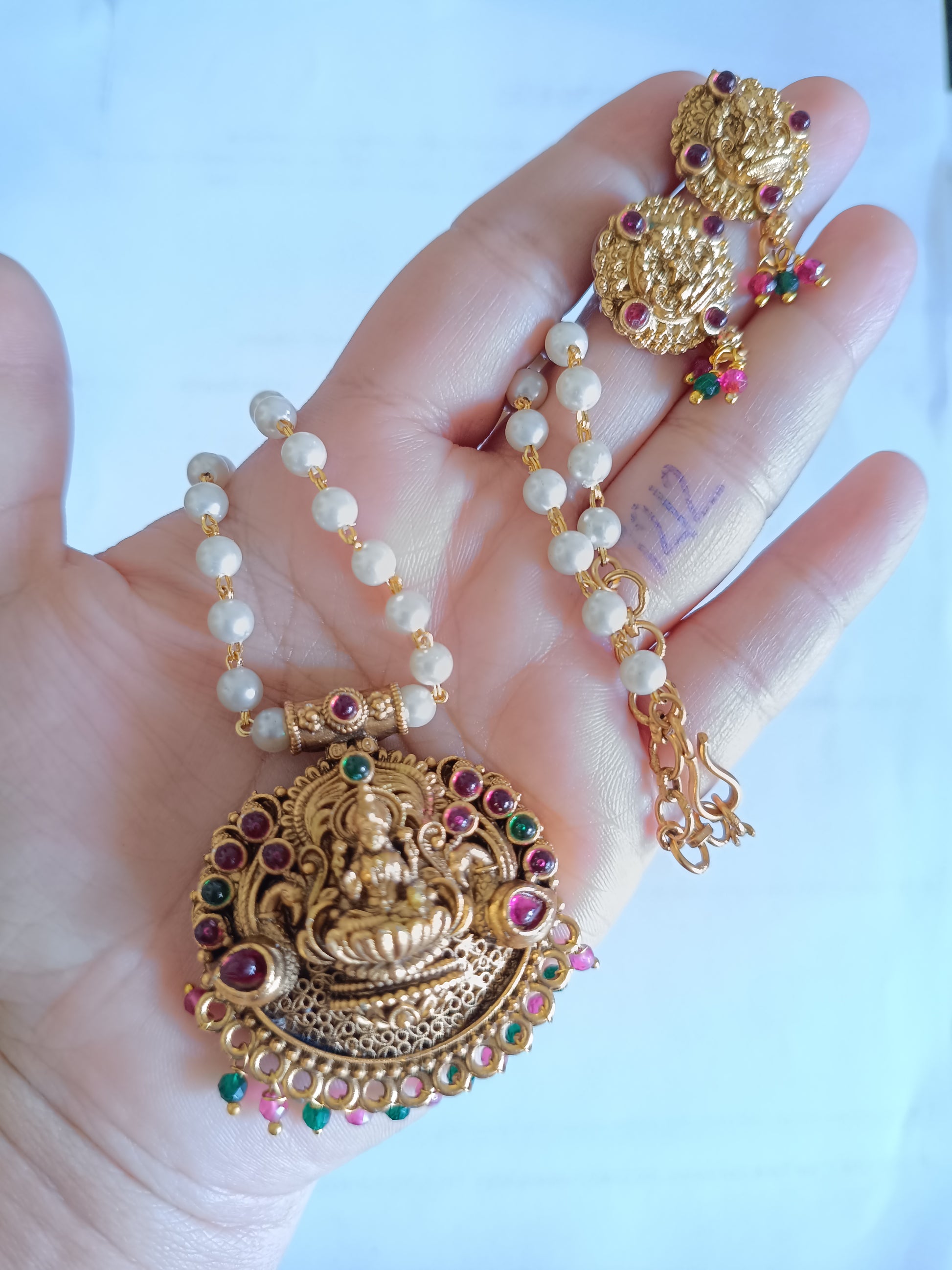 Lakshmi Pendant Pearl Mid Necklace V3