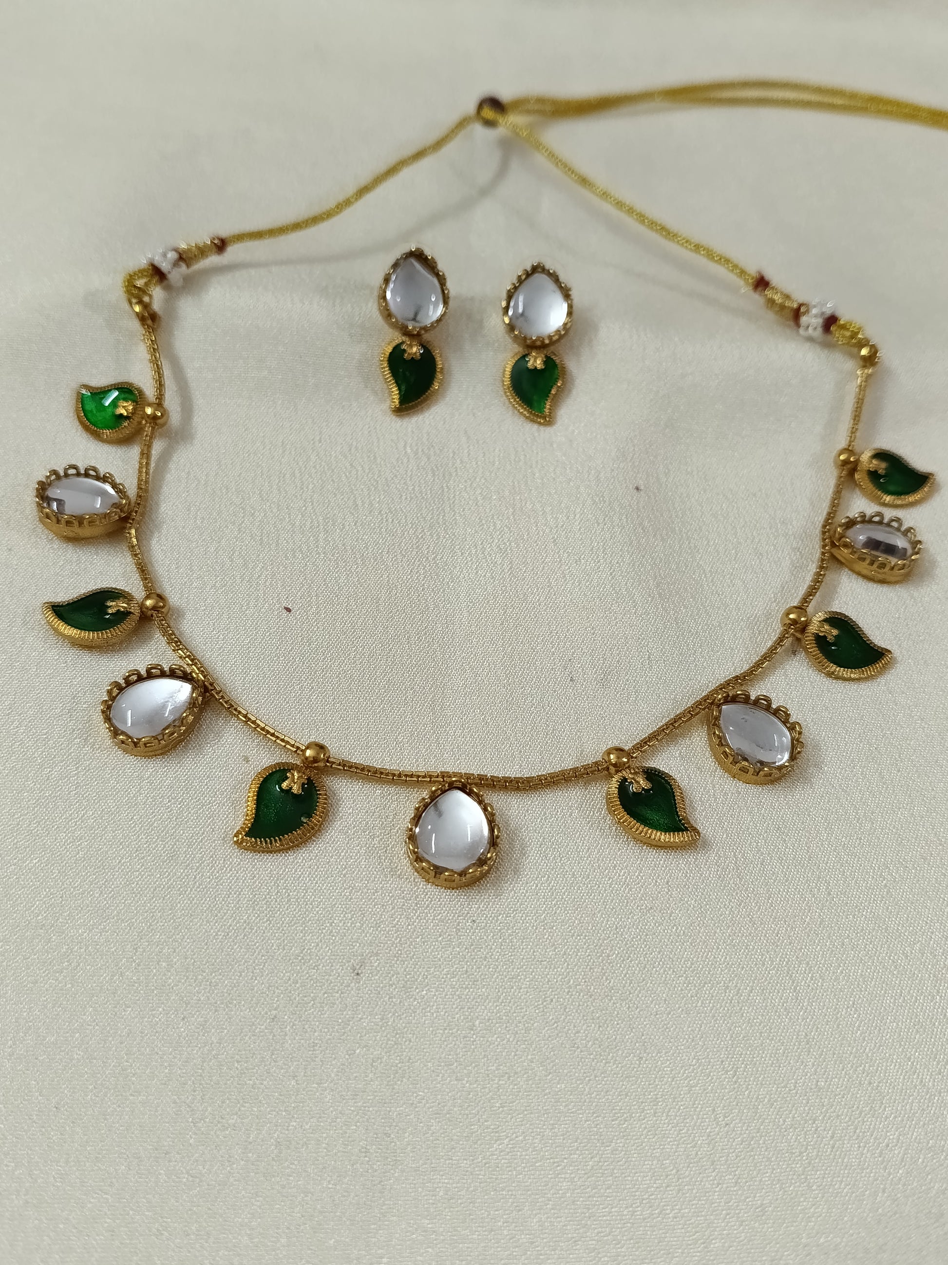 Mango Paisley Necklace Set
