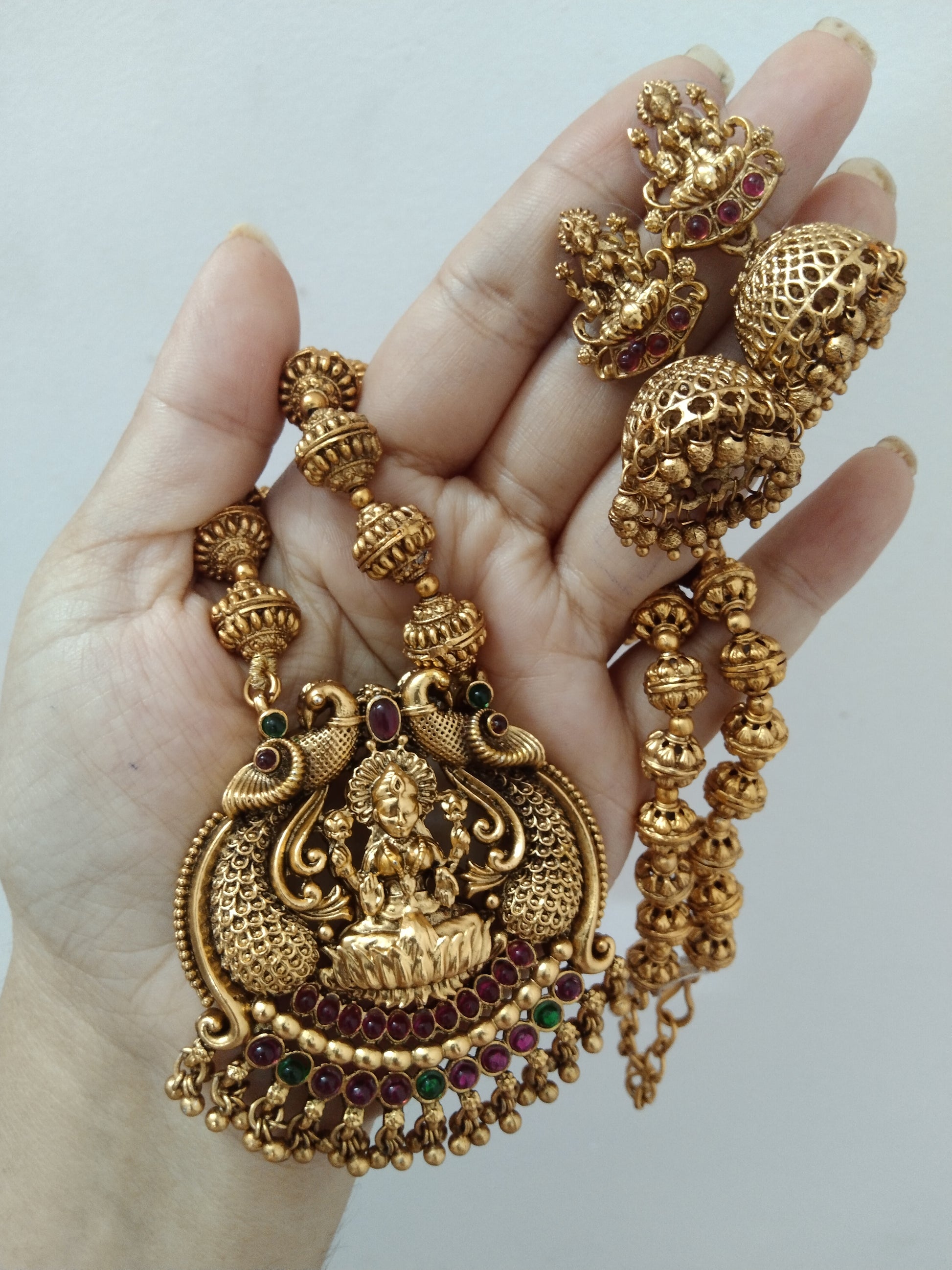 Lakshmi Pendant Set V4
