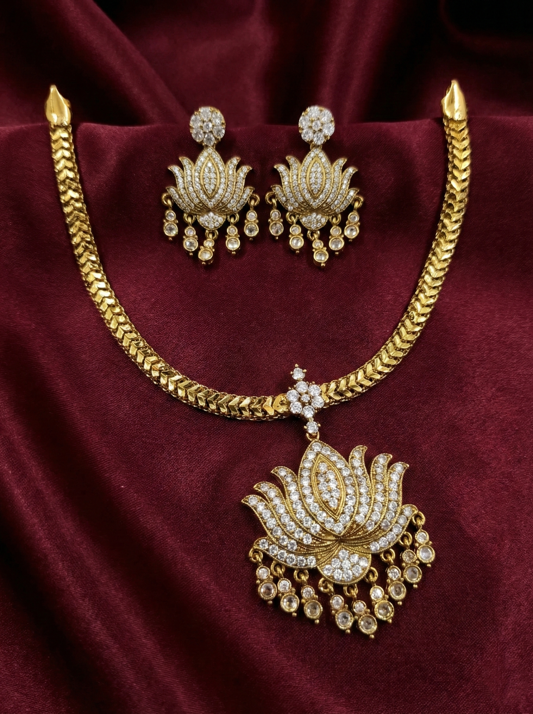 AD Padma Pendant Necklace Set