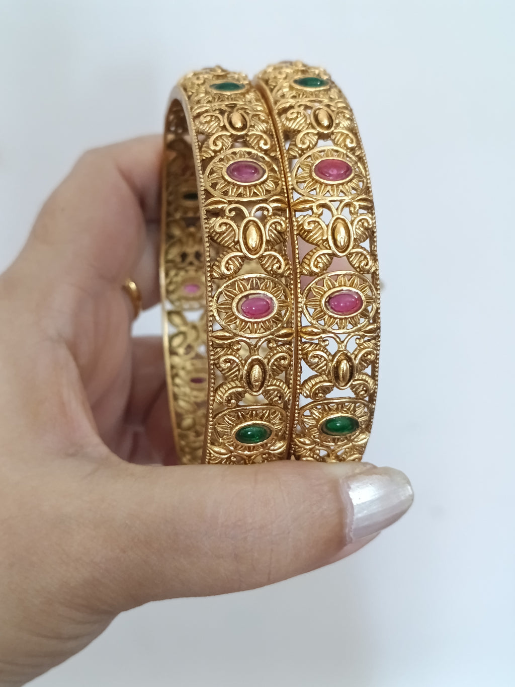 Non Idol Bangles of 2 V7