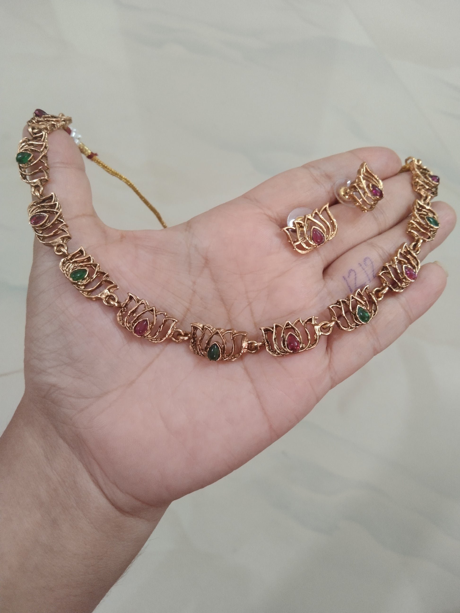 Simple Lous Necklace