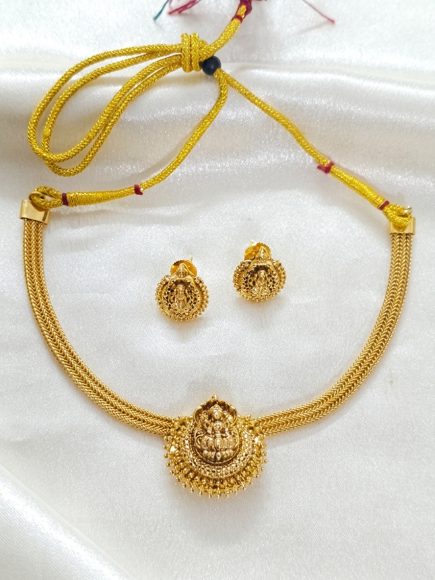 Lakshmi Pendant Necklace Set