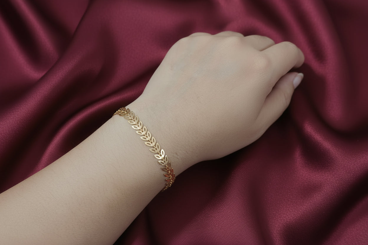 Micro Polish Leaf Bracelet