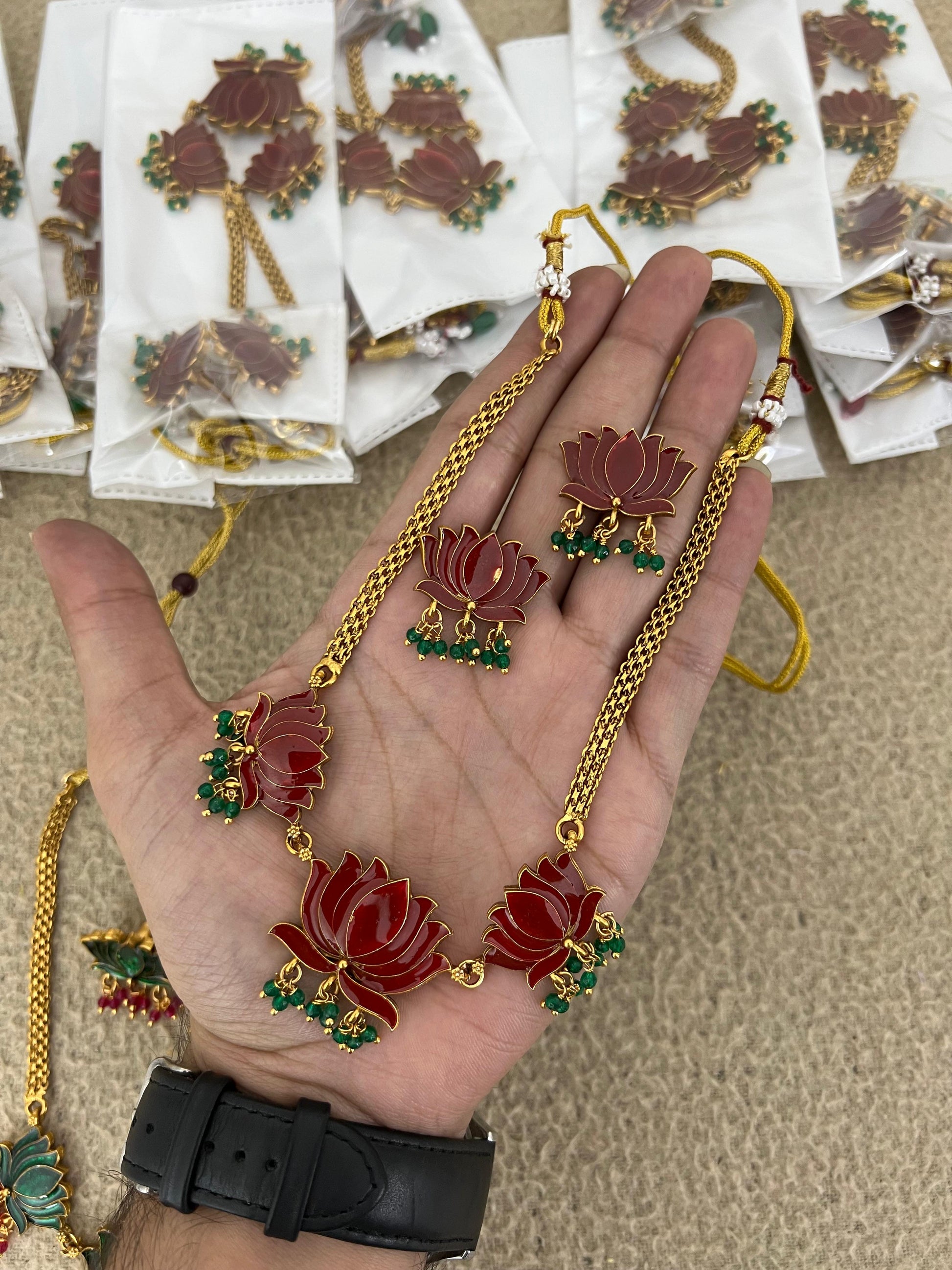 3 Pendant Enamel Lotus Neck Set
