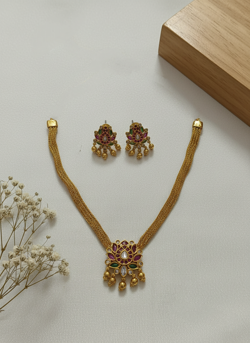 Kemp Lotus Choker Set