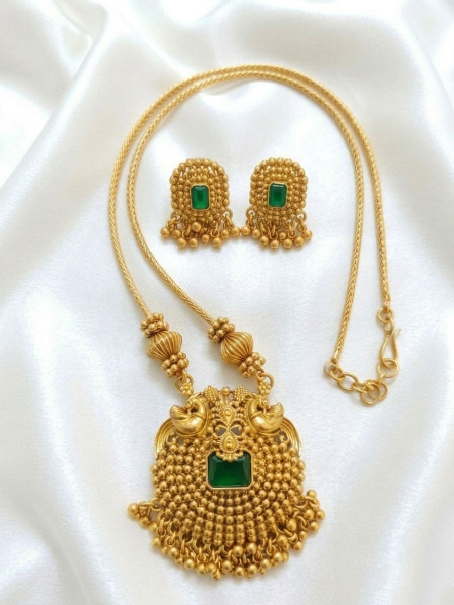 Non Idol Pendant Necklace Set V14