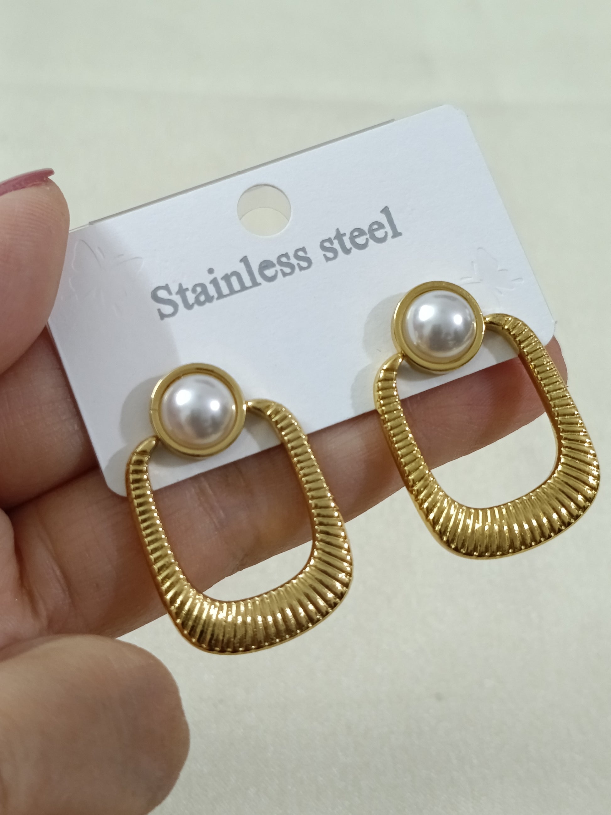 Gold Polish Pearl Deco Earring