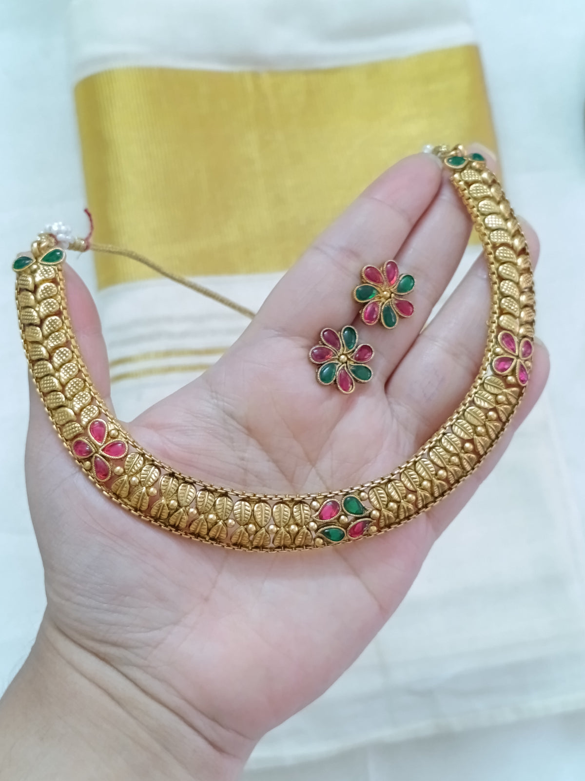 Non Idol Necklace Set V201